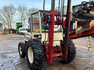 Rough Terrain Fork Lift - International 2525c
